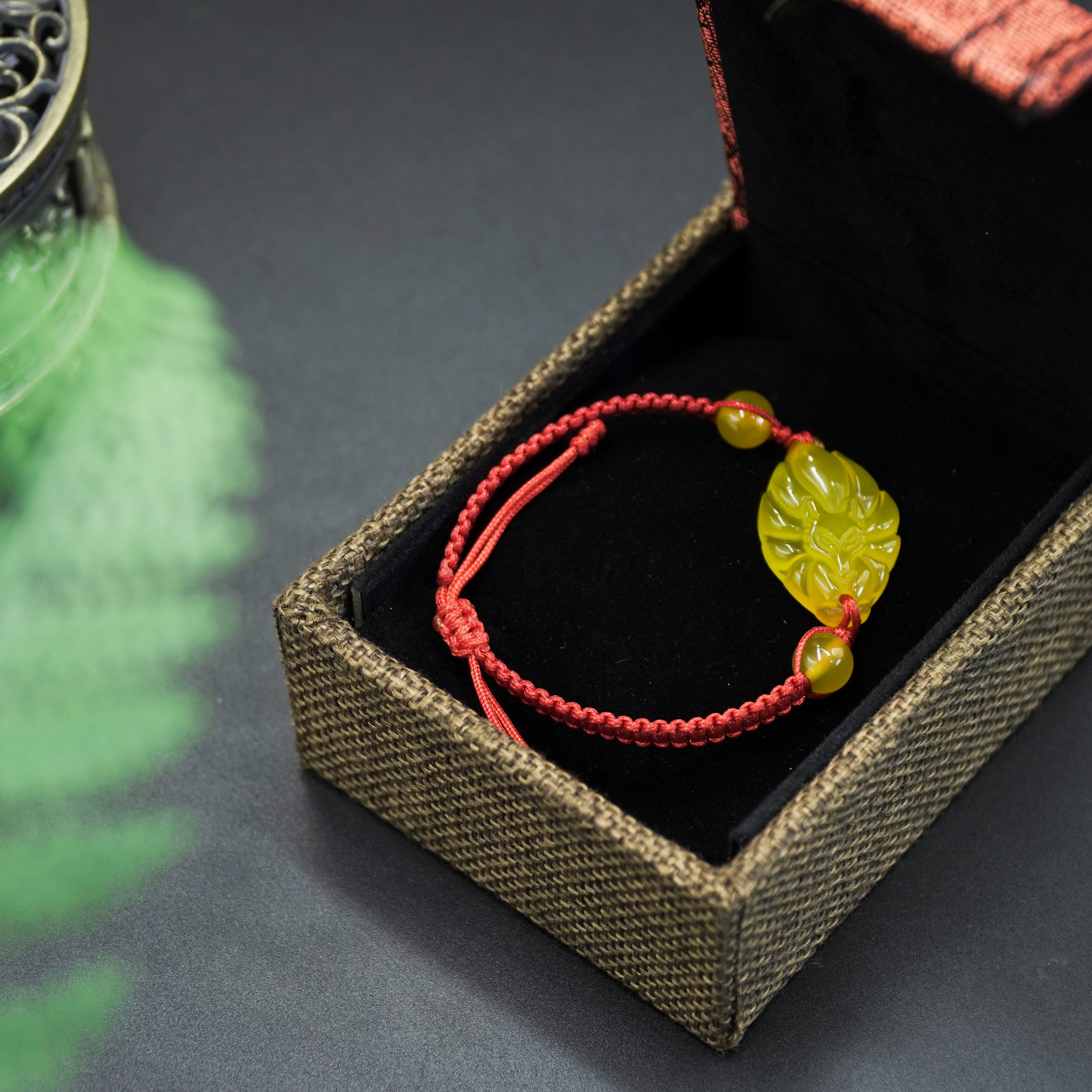 กำไลด้ายแดงจิ้งจอกเก้าหาง