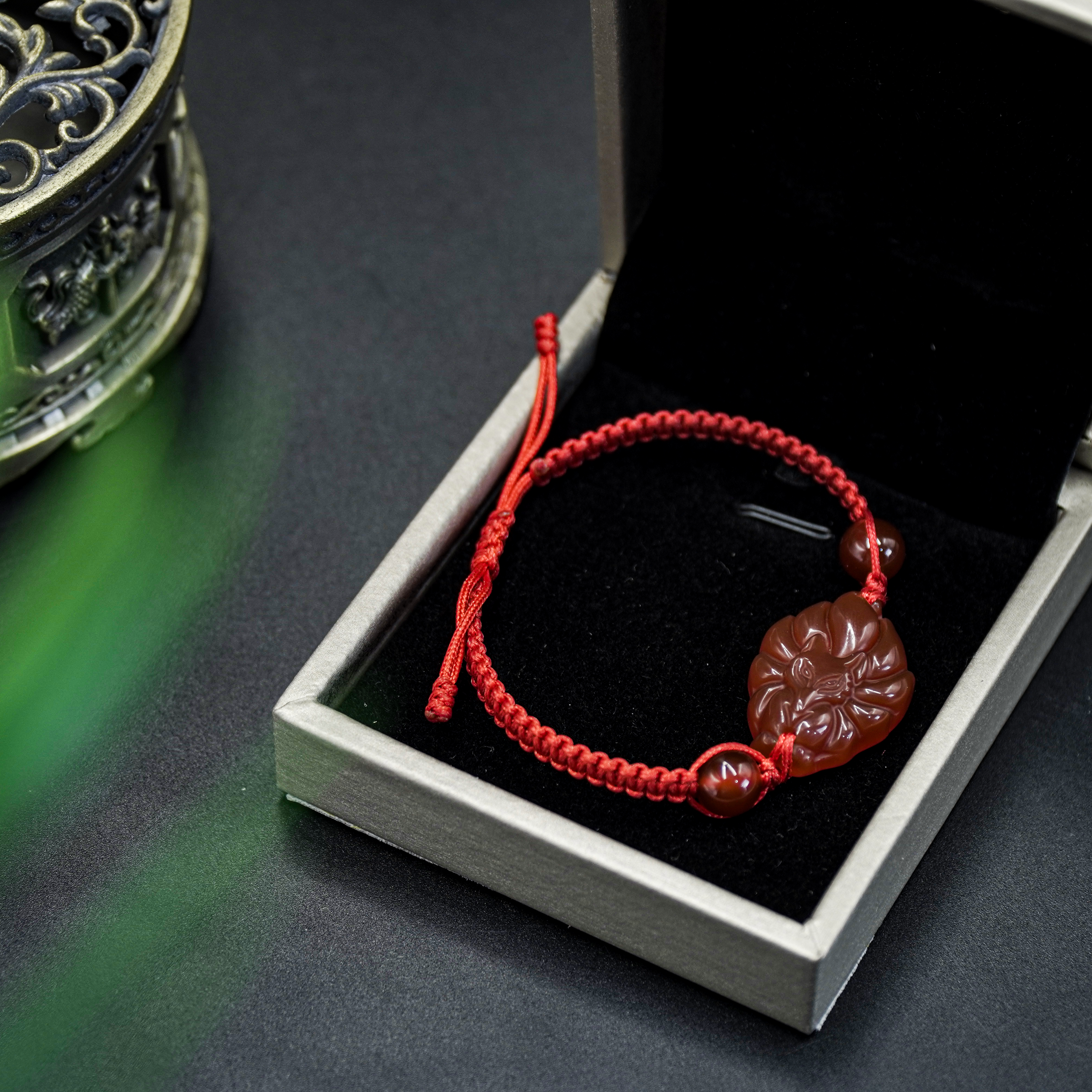 กำไลด้ายแดงจิ้งจอกเก้าหาง